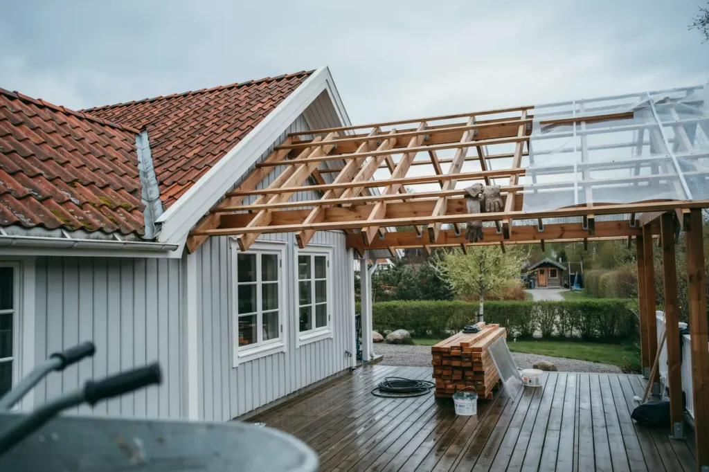 takrenovering av altan r tt konstruktion materialval och vanliga misstag att undvika